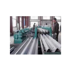 質(zhì)量好的三波護(hù)欄板機(jī)組哪里買，南通護(hù)欄板機(jī)