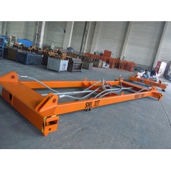 買有品質(zhì)的集裝箱吊具，泰州市天泰冶金是您不錯(cuò)的選擇：集裝箱吊具出售