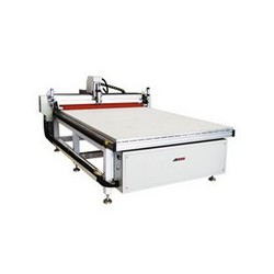 【星凱機(jī)械】為您優(yōu)質(zhì)供應(yīng)旋轉(zhuǎn)刀切割機(jī)，質(zhì)量超凡價(jià)格低廉