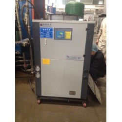 BS風(fēng)冷式冷水機(jī)，上海水冷式冷水機(jī)，BSL螺桿式冷水機(jī)