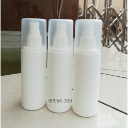 供應100ML醫(yī)藥消毒液瓶、醫(yī)藥噴霧瓶、帶大蓋噴瓶、液體瓶