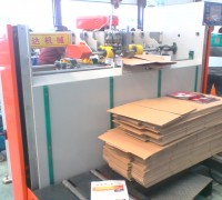 2800型半自動(dòng)釘箱機(jī)